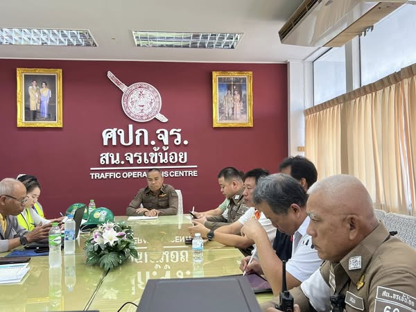 งานจราจร อำนวยความสะดวกเส้นทาง ก่อสร้างทางยกระดับ