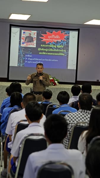 งานชุมชนสัมพันธ์ “โครงการโรงเรียนสีขาว“เจ้าหน้าที่ตำรวจได้อบรมเรื่องยาเสพติดและบุหรี่ไฟฟ้าและตรวจหาสารเสพติดไม่พบผู้เสพ ที่โรงเรียนมาเรียลัย