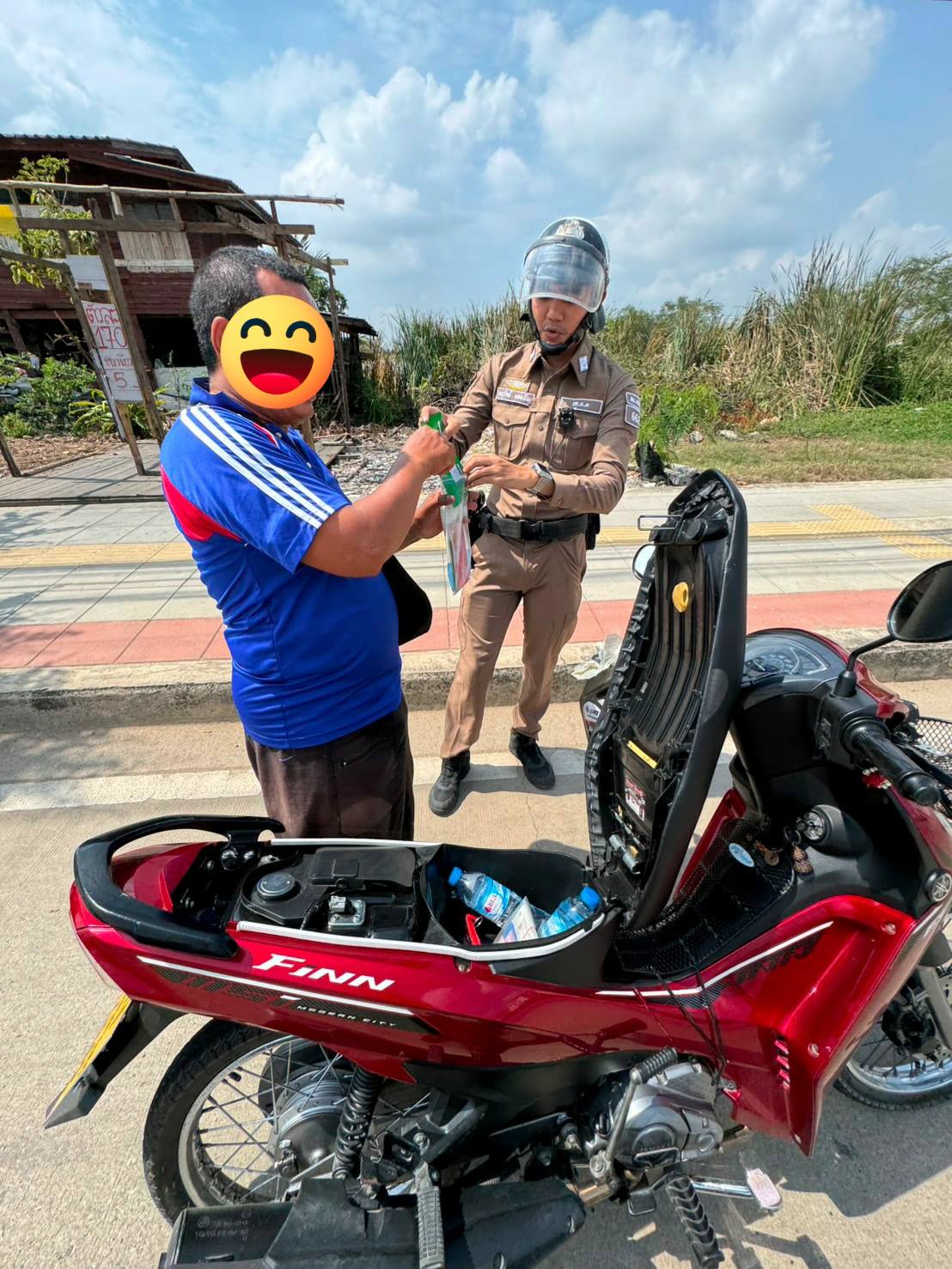 งานจราจร อำนวยความสะดวกการจราจร